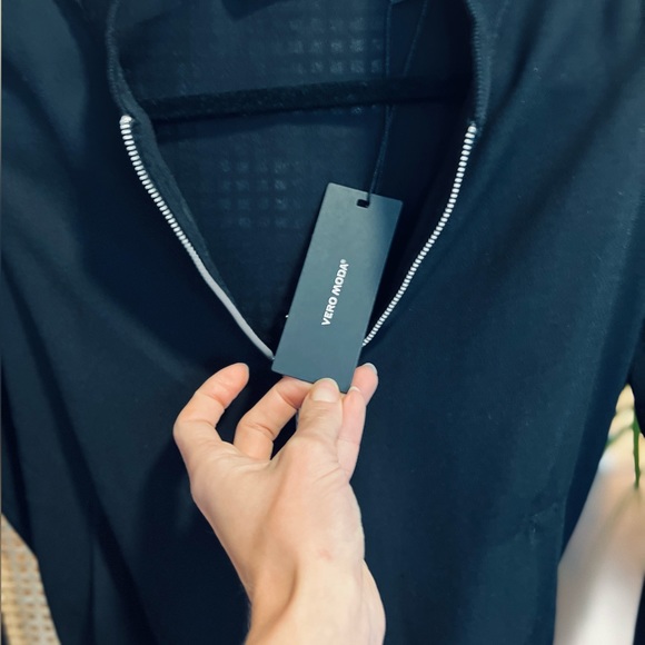 BNWT Vero Moda Bomber XS - Picture 3 of 4